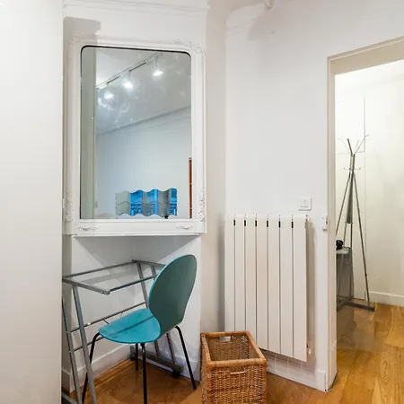 Apartment Luxurious 1 Bedroom Tour Eiffel Saint Dominique Free Netflix
