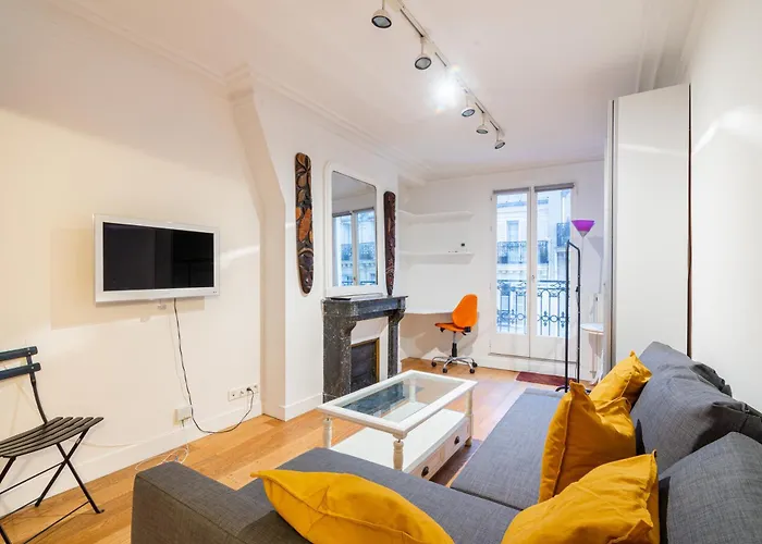 Luxurious 1 Bedroom Tour Eiffel Saint Dominique Free Netflix