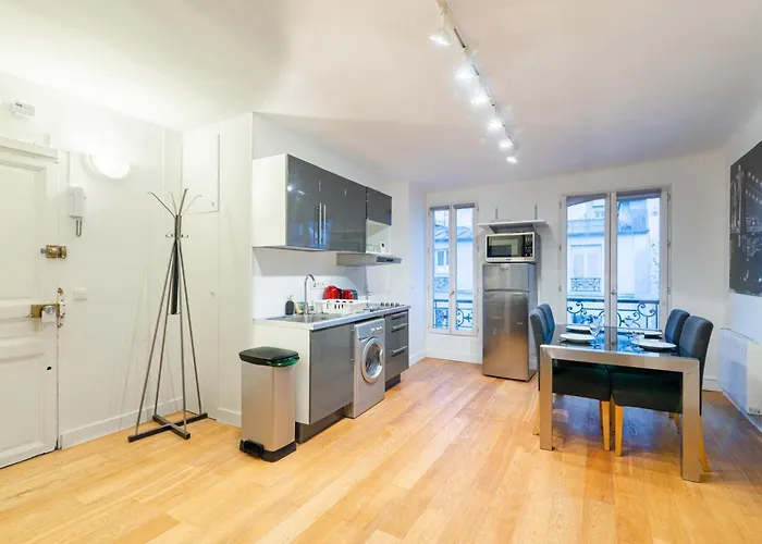 Luxurious 1 Bedroom Tour Eiffel Saint Dominique Free Netflix * باريس