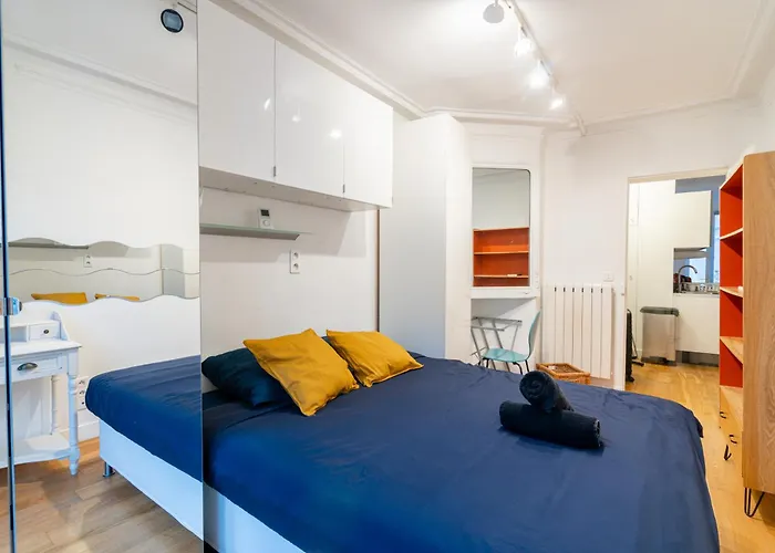 Luxurious 1 Bedroom Tour Eiffel Saint Dominique Free Netflix شقة